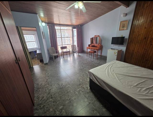 5 BEDROOM HOUSE FOR SALE IN SINOVILLE